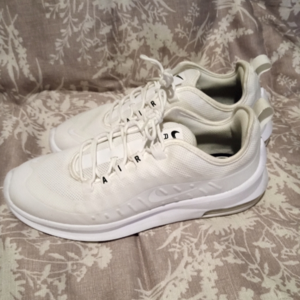 All white air max